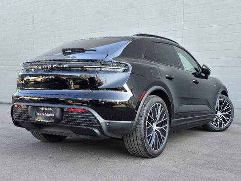 New 2025 Porsche Macan 4S Electric image 9