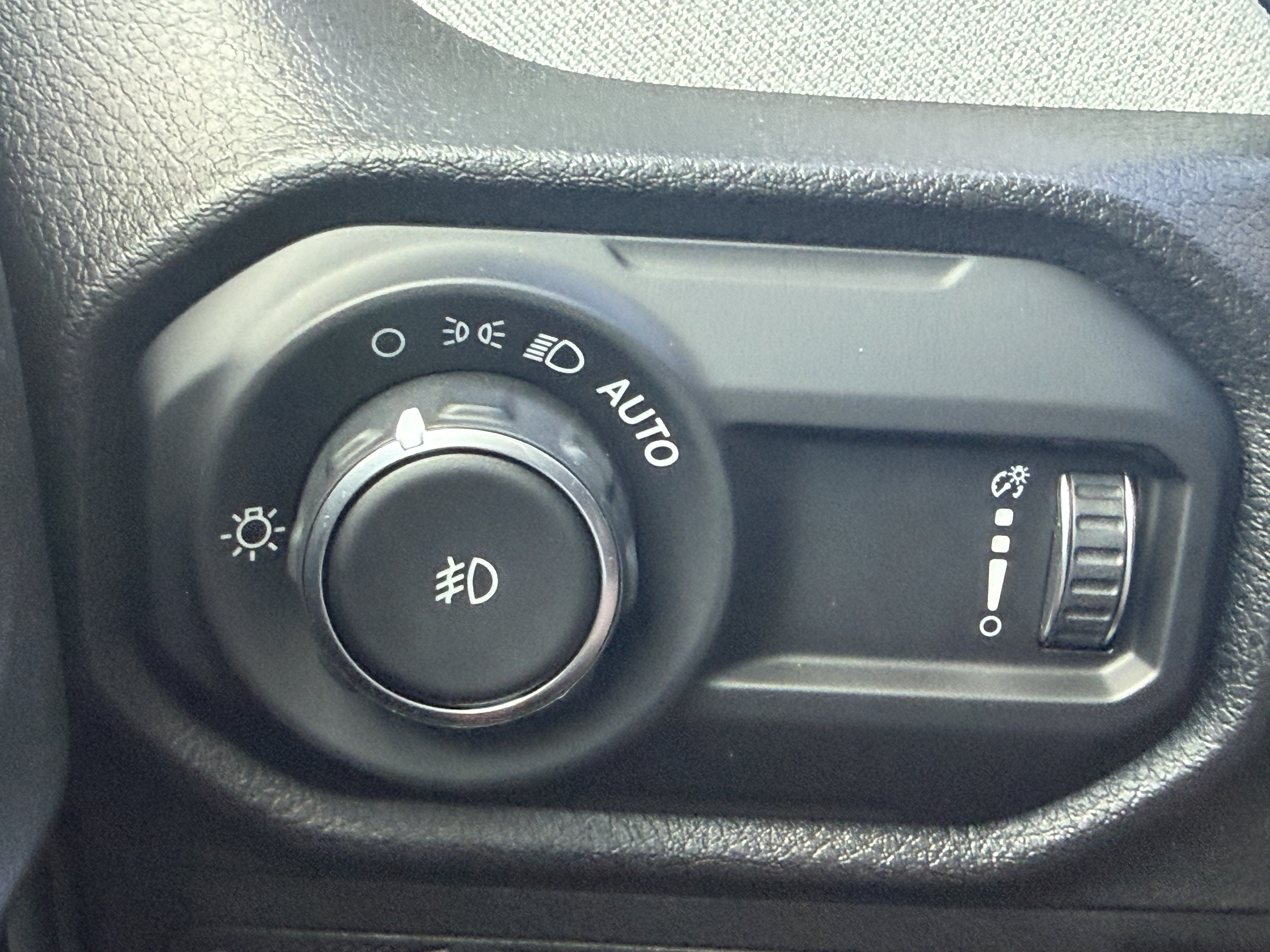 Used 2024 Jeep Wrangler Sport AWD/4WD image 28