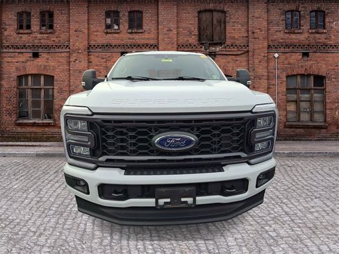 Used 2023 Ford F250 XLT w/ XLT Premium Package image 2