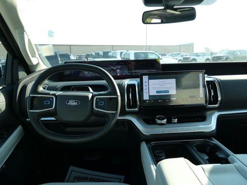 New 2027 Ford Expedition Platinum w/ Driver's Package AWD/4WD image 17