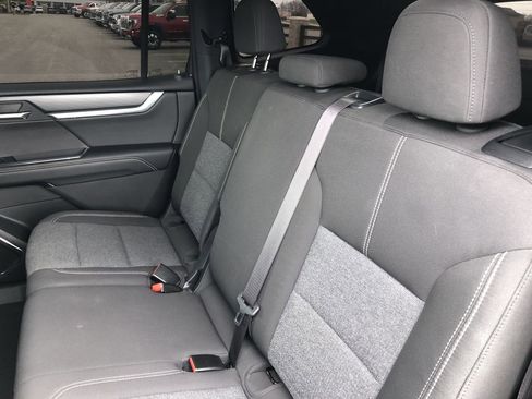 Used 2025 GMC Acadia Elevation image 13