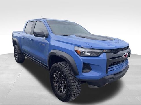 Used 2026 Chevrolet Colorado ZR2 w/ Technology Package AWD/4WD image 13