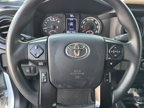 Used 2019 Toyota Tacoma SR image 18