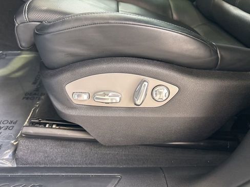 Used 2024 Porsche Macan image 42