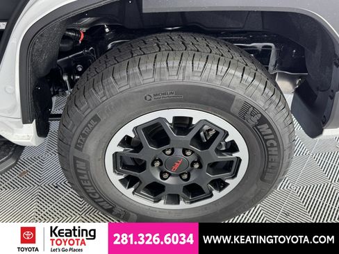 New 2026 Toyota 4Runner TRD Off-Road Premium AWD/4WD image 15