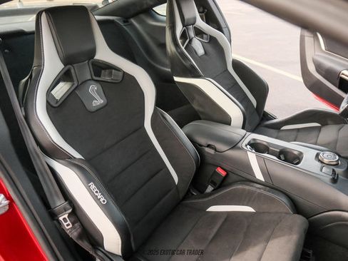 Used 2020 Ford Mustang Shelby GT500 w/ Carbon Fiber Track Pack image 24