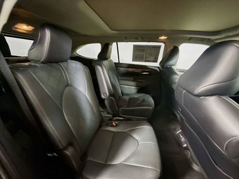 Certified 2024 Toyota Highlander Platinum AWD/4WD image 28