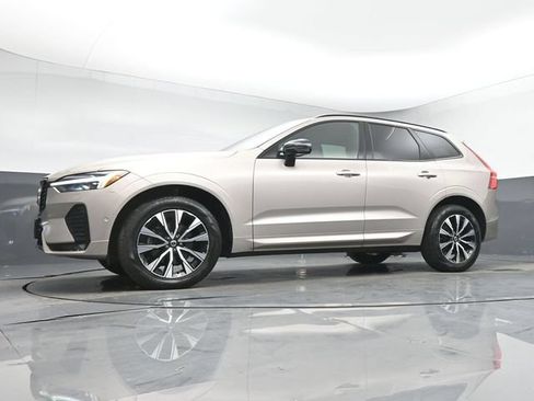 Used 2024 Volvo XC60 B5 Plus w/ Climate Package AWD/4WD image 13