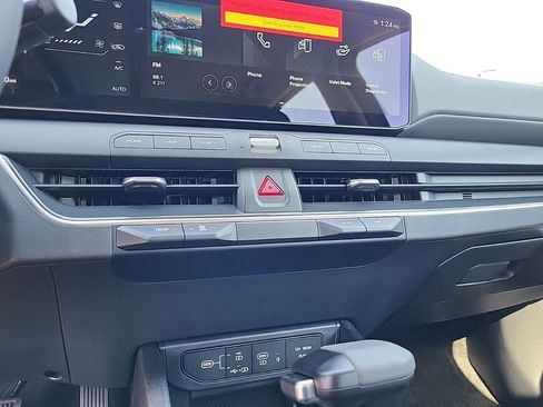 New 2025 Kia K4 EX image 9