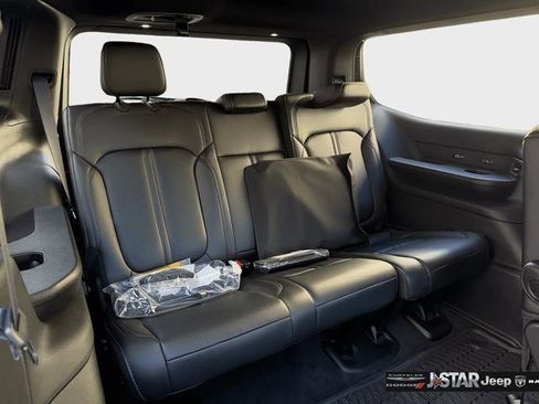 New 2026 Jeep Grand Wagoneer 4WD image 33