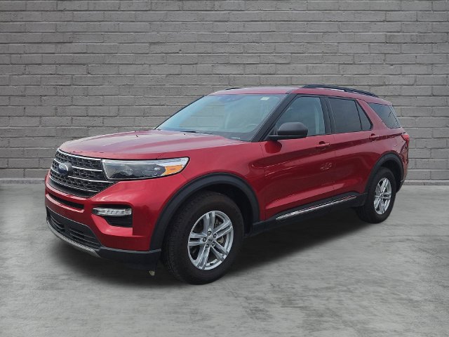 Used 2023 Ford Explorer XLT w/ Equipment Group 202A AWD/4WD image 3