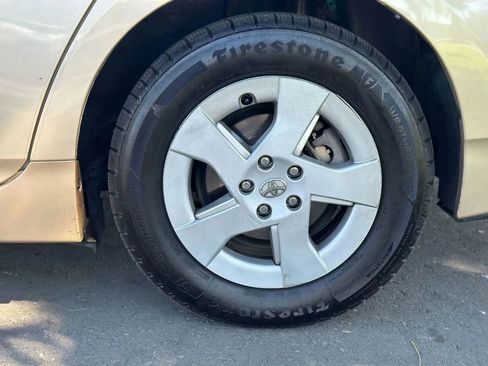 Used 2010 Toyota Prius Four w/ Navigation Pkg image 16