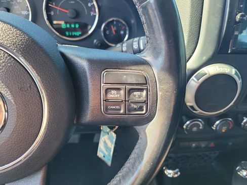 Used 2018 Jeep Wrangler Unlimited Sahara w/ Connectivity Group AWD/4WD image 23