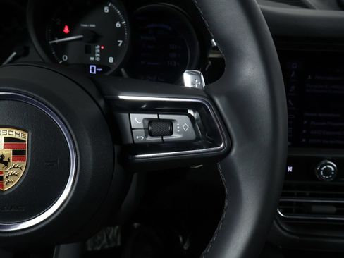 Certified 2026 Porsche Macan AWD/4WD image 15