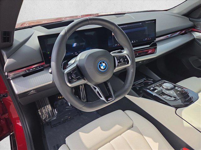 Certified 2026 BMW i5 eDrive40 w/ M Sport Package AWD/4WD image 13