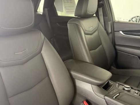 Used 2020 Cadillac XT5 Premium Luxury w/ LPO, Floor Liner Package AWD/4WD image 23