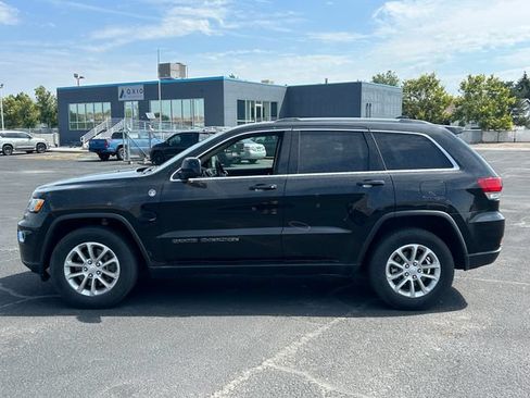Used 2021 Jeep Grand Cherokee Laredo AWD/4WD image 7