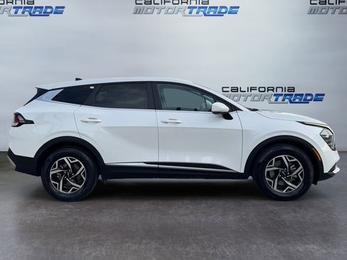 Used 2024 Kia Sportage LX image 4