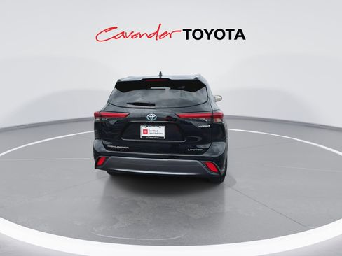 Used 2022 Toyota Highlander Limited image 7