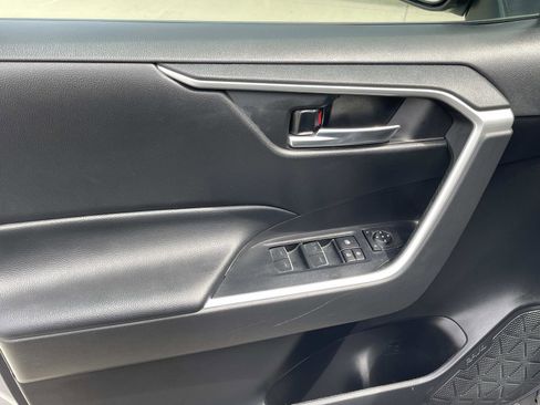 Used 2022 Toyota RAV4 XLE Premium w/ Carpet Mat Package (TMS) FWD image 14