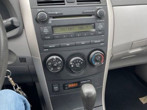 Used 2010 Toyota Corolla LE FWD image 30