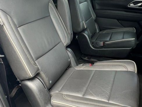 Used 2023 Chevrolet Suburban Premier image 15
