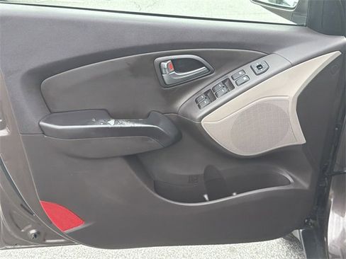 Used 2014 Hyundai Tucson SE image 10