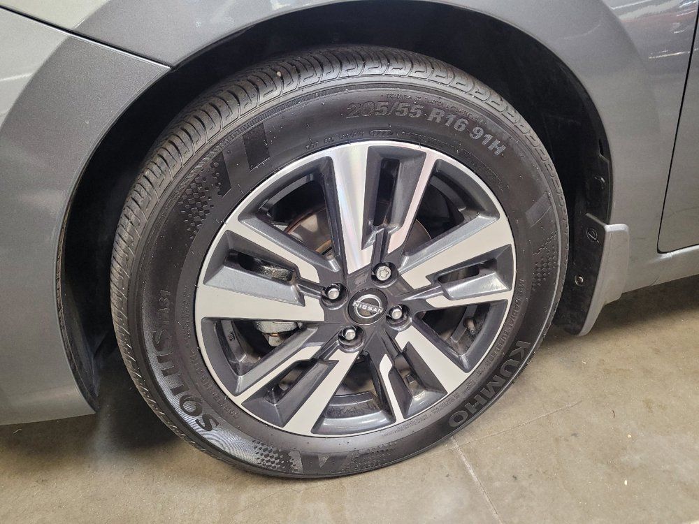 Used 2025 Nissan Versa SV w/ Trunk Package FWD image 31