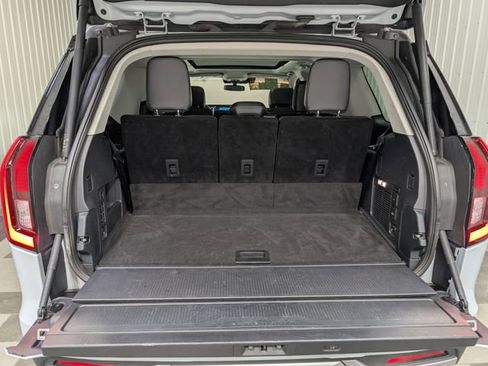 Used 2025 Ford Expedition Platinum w/ Driver's Package AWD/4WD image 26