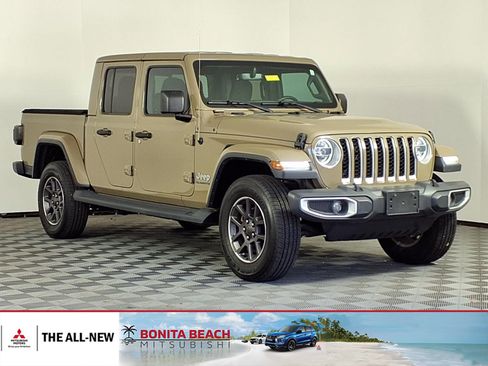 Used 2020 Jeep Gladiator Overland w/ Dual Top Group AWD/4WD image 1