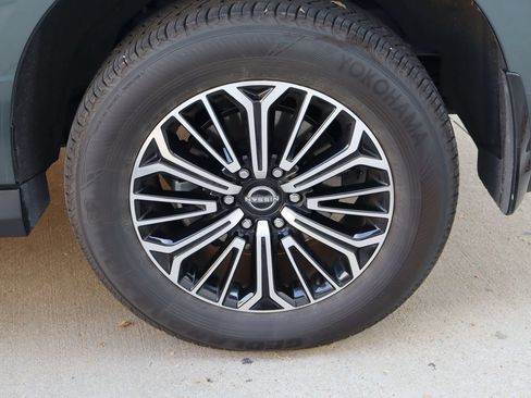 Used 2025 Nissan Armada Platinum RWD image 32