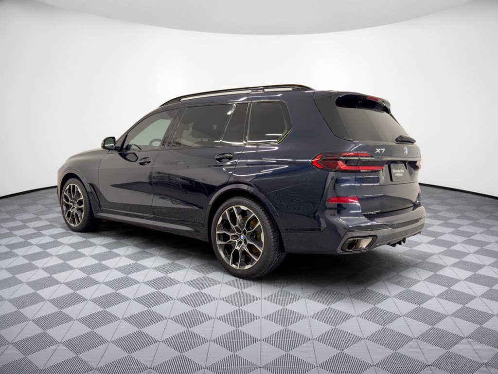 Used 2024 BMW X7 xDrive40i w/ M Sport Package AWD/4WD image 3