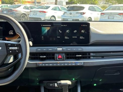 Used 2025 Kia K4 FWD image 18