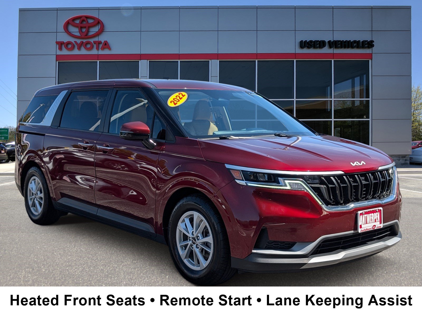 Used 2022 Kia Carnival LX FWD image 1
