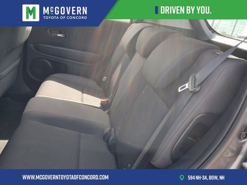 Used 2019 Honda HR-V LX image 12