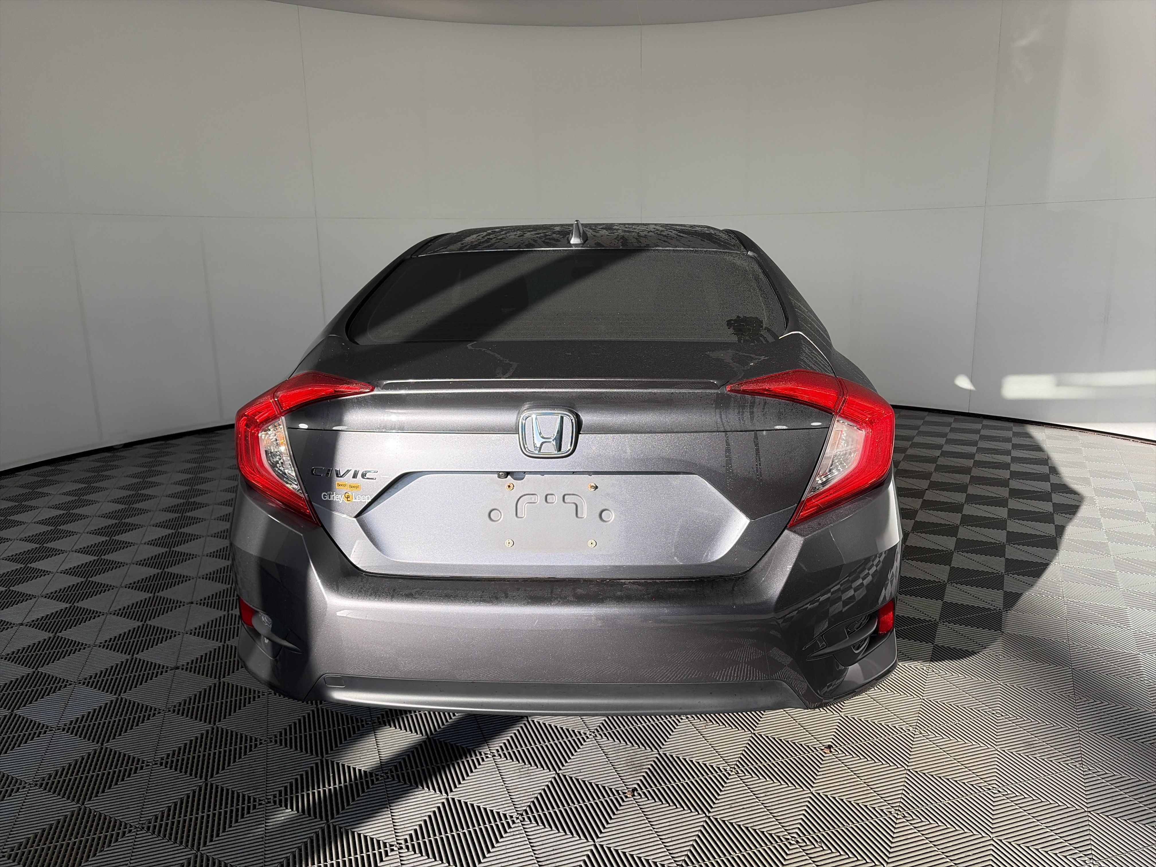 Used 2018 Honda Civic EX-T image 2