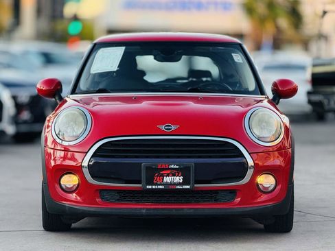 Used 2019 MINI Cooper 2-Door Hardtop image 2