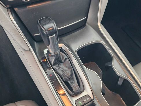 Used 2018 Honda Accord Touring image 30