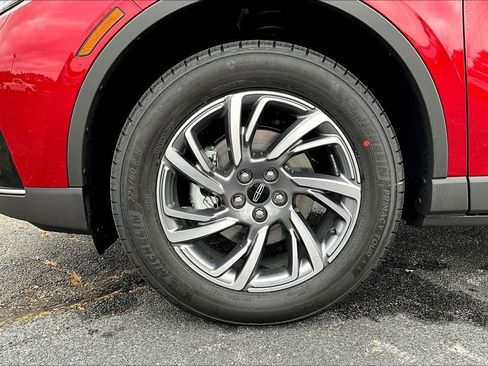 New 2026 Lincoln Corsair Premiere image 12