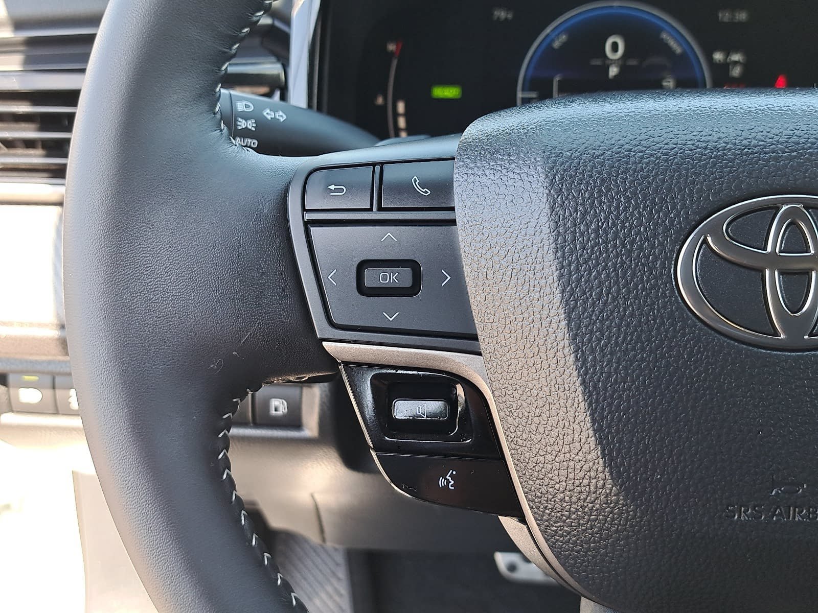 Used 2026 Toyota Camry SE FWD image 17