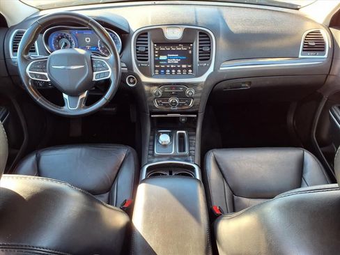 Used 2019 Chrysler 300 Touring L w/ Quick Order Package 22F image 10