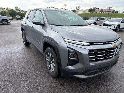 Used 2026 Chevrolet Equinox LT AWD/4WD image 8