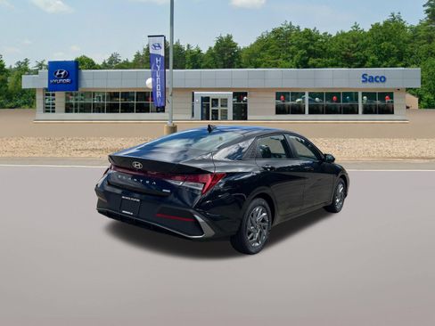 New 2026 Hyundai Elantra Hybrid FWD image 6