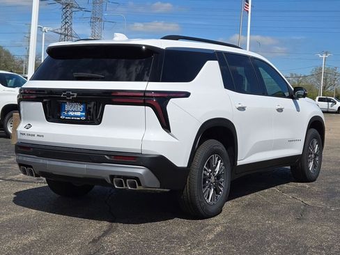 New 2026 Chevrolet Traverse LT w/ Driver Confidence Package AWD/4WD image 12