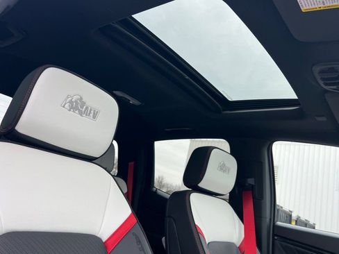 New 2026 GMC Canyon AT4X w/ AT4X AEV Edition image 13