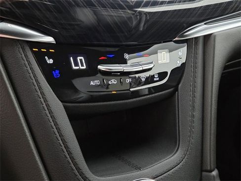 Used 2024 Cadillac XT6 Premium Luxury w/ Technology Package image 27