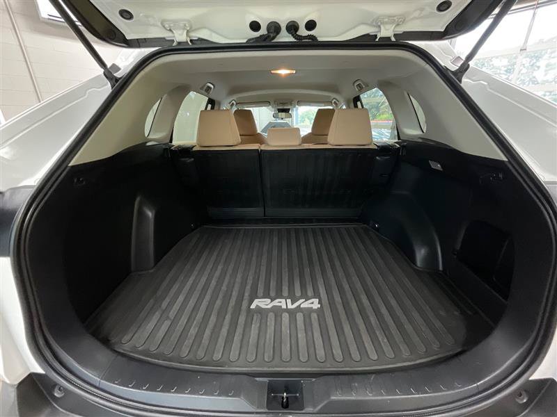 Used 2021 Toyota RAV4 LE FWD image 22