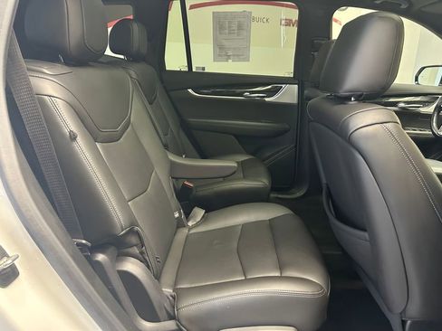 Used 2021 Cadillac XT6 Premium Luxury image 30
