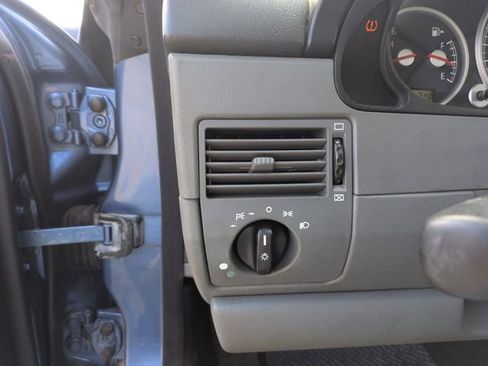 Used 2005 Chrysler Crossfire Limited RWD image 25