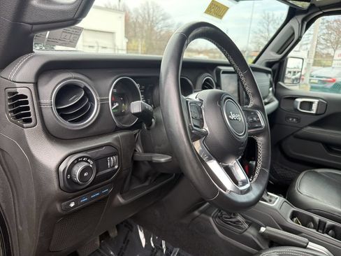 Used 2023 Jeep Wrangler Unlimited Sahara w/ Cold Weather Group AWD/4WD image 21